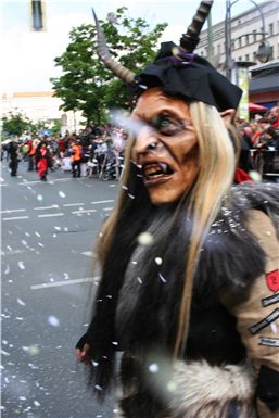 Download ==> Karneval-der-Kulturen_2010_044.zip